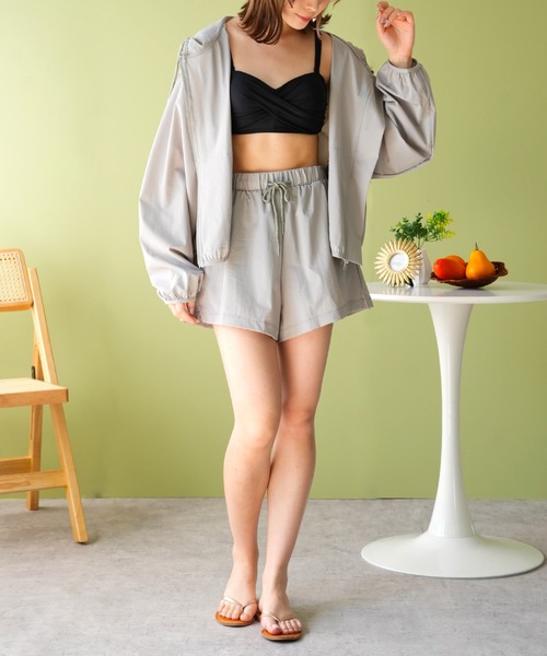 IAMUSE（アイアミューズ）の「ダブルジップフード付きパーカーセットアップ　ビーチウェア/ラッシュガード S0932【IAMUSE】（ラッシュガード・レディース・ホワイト/グレー・FREE）」の17枚目の写真