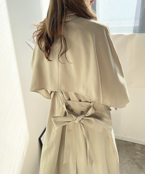 Futier land(フューティアランド)の「ケープトレンチコート(トレンチコート・レディース・ベージュ/ネイビー/アイボリー・MEDIUM)」の9枚目の写真