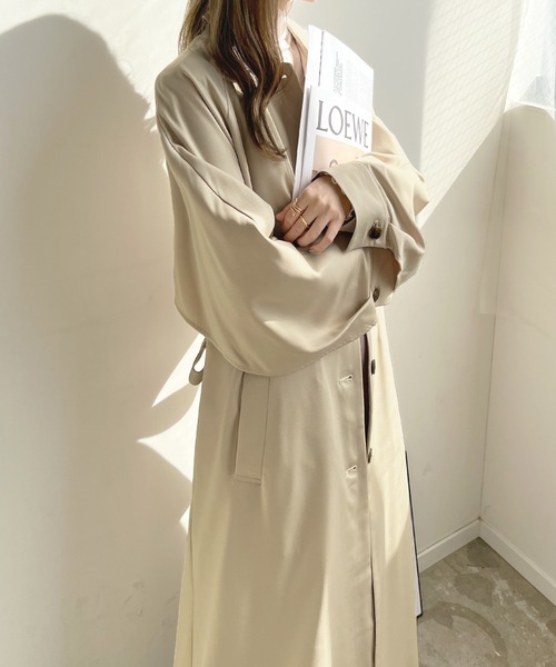 Futier land(フューティアランド)の「ケープトレンチコート(トレンチコート・レディース・ベージュ/ネイビー/アイボリー・MEDIUM)」の5枚目の写真