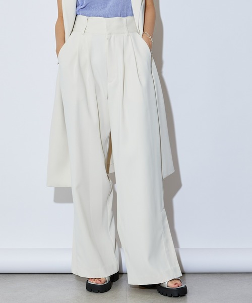 Lui's（ルイス）の「サイドベンツワイドパンツ(セットアップ対応)（その他パンツ・レディース・ブラック/オリーブ/オフホワイト・FREE）」の2枚目の写真