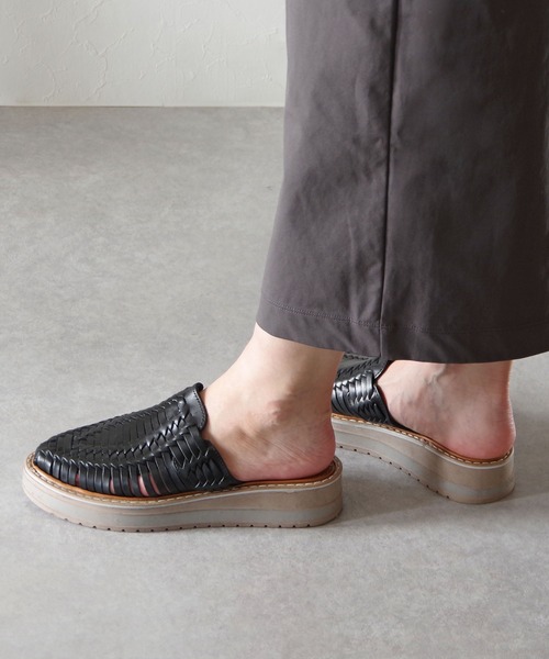 WOVEN（ウーヴン）の「WOVEN (ウーヴン) / メキシコ製 レザー メッシュ 厚底スリッパ MARIA（サンダル・レディース・ホワイト/ブラック/ブラウン・5/6/7/8/9）」の4枚目の写真