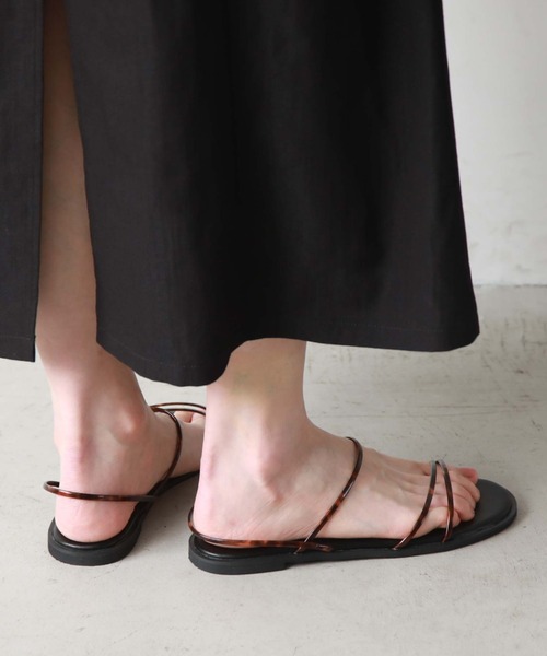 archives（アルシーヴ）の「アシンメトリーラインサンダル（サンダル・レディース・ブラウン/グレー/ブラック・MEDIUM/LARGE）」の6枚目の写真