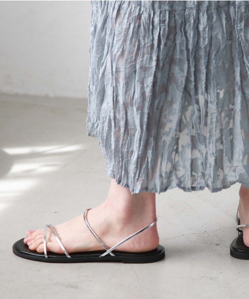 archives（アルシーヴ）の「アシンメトリーラインサンダル（サンダル・レディース・ブラウン/グレー/ブラック・MEDIUM/LARGE）」の12枚目の写真