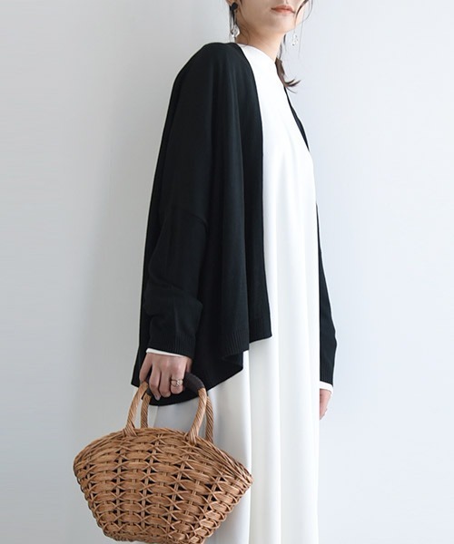 and it_(アンドイット)の「レーヨンニットトッパーカーディガン(カーディガン/ボレロ・レディース・サックスブルー/アイボリー/ロイヤルブルー/ブラック・M-L)」の8枚目の写真