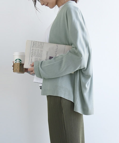 and it_(アンドイット)の「レーヨンニットトッパーカーディガン(カーディガン/ボレロ・レディース・サックスブルー/アイボリー/ロイヤルブルー/ブラック・M-L)」の16枚目の写真