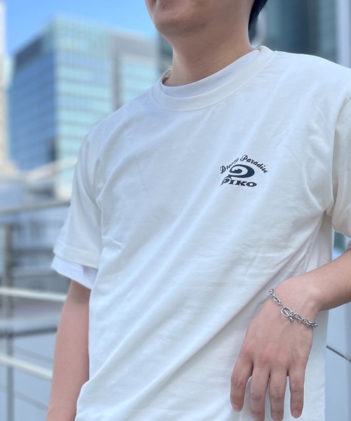 Piko（ピコ）の「PIKO ピコ ブランド ロゴ ワンポイント 刺繍 バッグプリント 半袖 Tシャツ（Tシャツ/カットソー・メンズ・スミクロ/オフホワイト/サックスブルー・M/L/LL）」の11枚目の写真