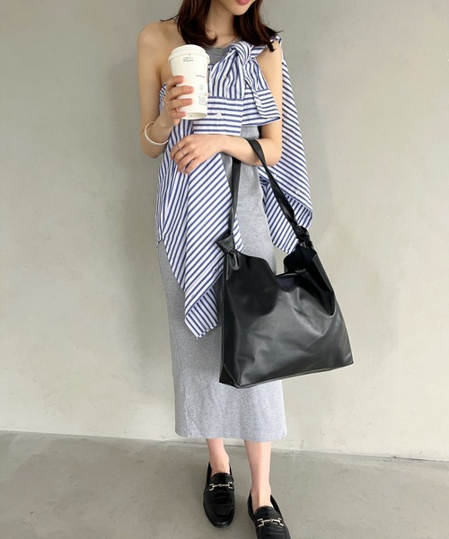 thank U more（サンキューモア）の「フェイクレザー　ショルダーバッグ【オフィスにも使える♪】（ショルダーバッグ・レディース・ブラック/ベージュ/ブラウン/ホワイト・FREE）」の9枚目の写真