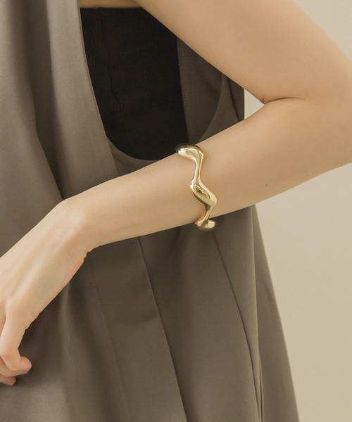 SMELLY（スメリー）の「ナミナミリッタイバングル（ブレスレット・レディース・シルバー/ゴールド・-）」の3枚目の写真