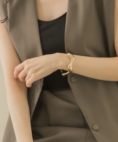 SMELLY（スメリー）の「ナミナミリッタイバングル（ブレスレット・レディース・シルバー/ゴールド・-）」の5枚目の写真