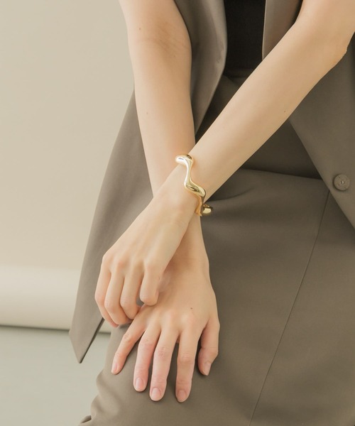 SMELLY（スメリー）の「ナミナミリッタイバングル（ブレスレット・レディース・シルバー/ゴールド・-）」の6枚目の写真