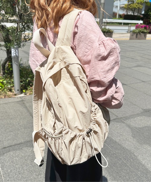 apres jour(アプレジュール)の「【apres jour×ARIAZ】ポケットバッグパック(バックパック/リュック・レディース・ブラック/アイボリー・FREE)」の2枚目の写真