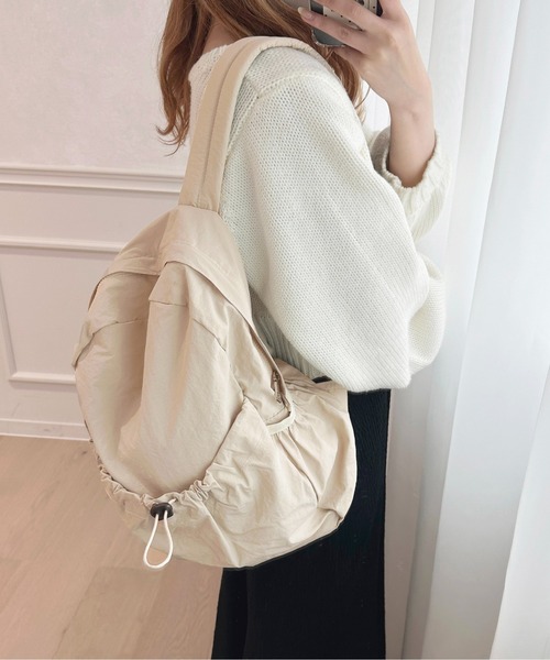 apres jour(アプレジュール)の「【apres jour×ARIAZ】ポケットバッグパック(バックパック/リュック・レディース・ブラック/アイボリー・FREE)」の4枚目の写真