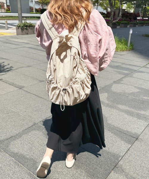 apres jour(アプレジュール)の「【apres jour×ARIAZ】ポケットバッグパック(バックパック/リュック・レディース・ブラック/アイボリー・FREE)」の6枚目の写真