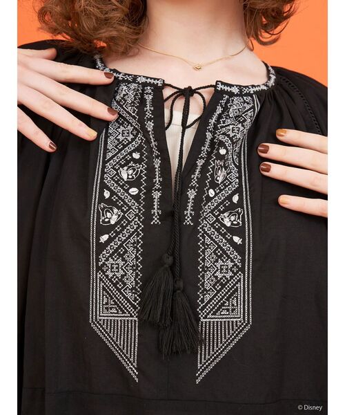 Disney（ディズニー）の「Chip & Dale/刺繍ワンピース（ワンピース・レディース・オフホワイト/ブラック・FREE）」の8枚目の写真