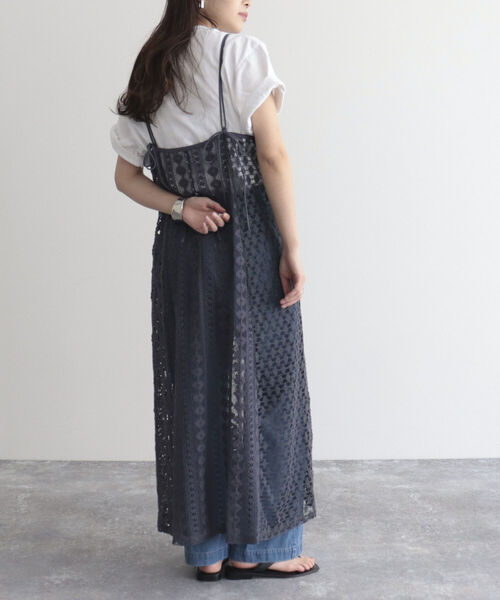 fredy emue（フレディエミュ）の「レース切替キャミワンピース（ワンピース・レディース・チャコールグレー/アイボリー・38）」の20枚目の写真