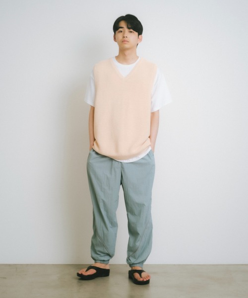 WHIMSIC（ウィムジック）の「【UNISEX】ストローヤーンVネック