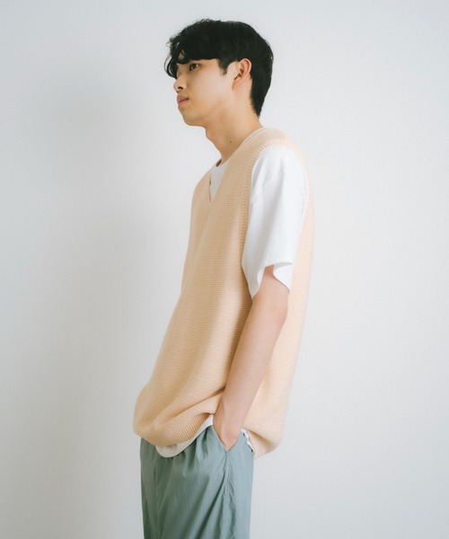 WHIMSIC（ウィムジック）の「【UNISEX】ストローヤーンVネック