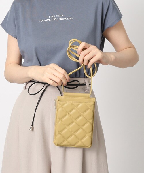 grove（グローブ）の「◆ダブルキルトマルチショルダー（ショルダーバッグ・レディース・ブラック/ゴールド/アイボリー/レモンイエロー・00）」の19枚目の写真