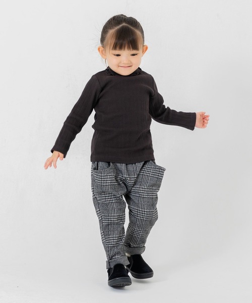 chil2（チルツー）の「ランダムテレコ ハイネックTシャツ（Tシャツ/カットソー・キッズ・ベージュ/ミント/ラベンダー/チャコールグレー/クリーム/ピンク・90cm/110cm/120cm/80ｃｍ/140cm/100cm/130cm）」の21枚目の写真