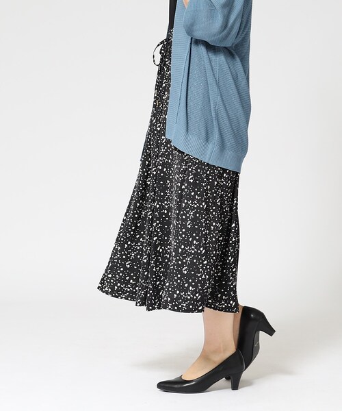 DRESKIP（ドレスキップ）の「◆楽してきれい見えが叶う！ サテンフレア ワイドスカーチョ（その他パンツ・レディース・チャコールグレー/ライトグレー/ブラック系/ベージュ系その他/グリーン・02/03）」の21枚目の写真