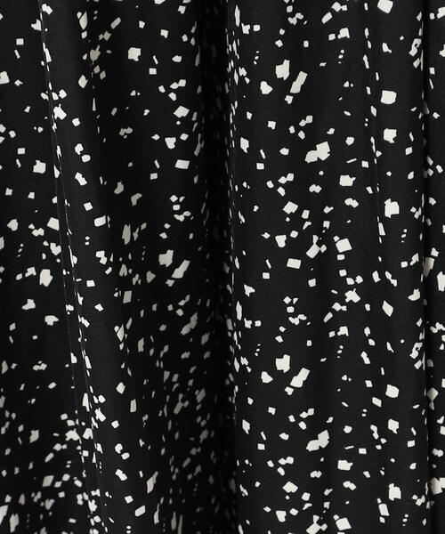 DRESKIP（ドレスキップ）の「◆楽してきれい見えが叶う！ サテンフレア ワイドスカーチョ（その他パンツ・レディース・チャコールグレー/ライトグレー/ブラック系/ベージュ系その他/グリーン・02/03）」の15枚目の写真