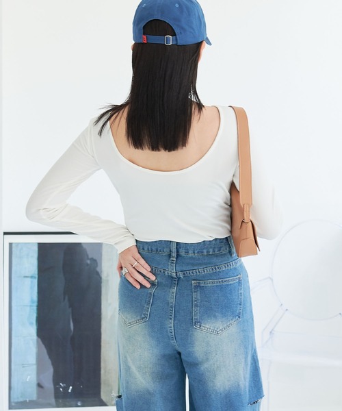 ECRIRE（エクリール）の「バックオープン ロングスリーブカットソー（Tシャツ/カットソー・レディース・アイボリー/ブラック・M）」の4枚目の写真