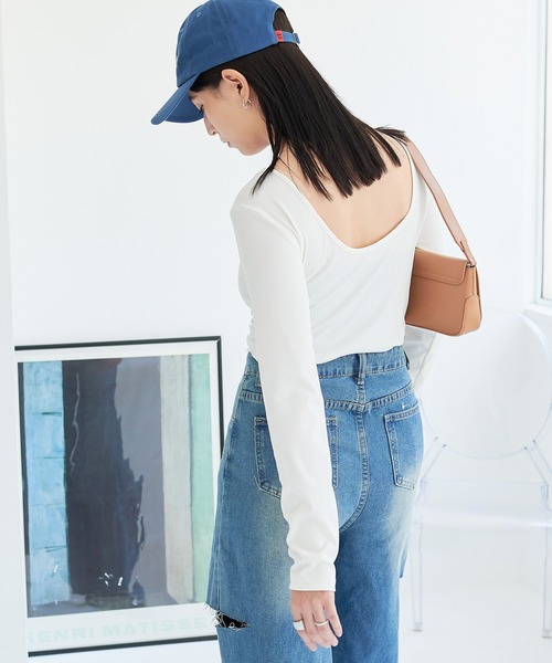 ECRIRE（エクリール）の「バックオープン ロングスリーブカットソー（Tシャツ/カットソー・レディース・アイボリー/ブラック・M）」の5枚目の写真