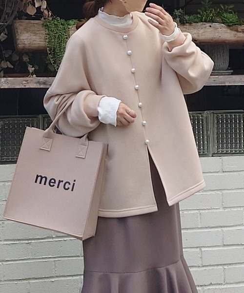 JUNOAH（ジュノア）の「バックスリットパールスウェット（スウェット・レディース・ネイビー/ベージュ/ブラック・X-LARGE/LARGE/MEDIUM）」の16枚目の写真