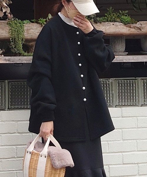 JUNOAH（ジュノア）の「バックスリットパールスウェット（スウェット・レディース・ネイビー/ベージュ/ブラック・X-LARGE/LARGE/MEDIUM）」の17枚目の写真