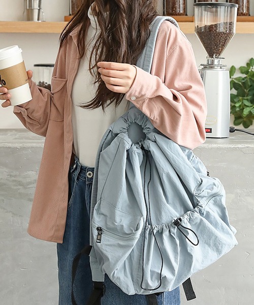 DAY CLOSET（デイ クローゼット）の「軽量ドロストナイロンリュックサック（バックパック/リュック・レディース・ベージュ/ブラック/ブルー・ONE SIZE）」の16枚目の写真