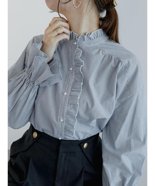 Te chichi（テチチ）の「前後2WAYパール釦スタンドフリルブラウス（シャツ/ブラウス・レディース・ブラック/オフホワイト/ネイビー・F）」の3枚目の写真