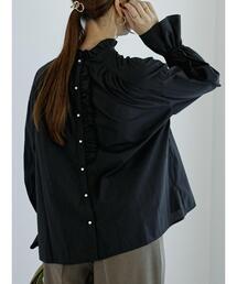 前後2WAYパール釦スタンドフリルブラウス