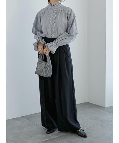 Te chichi（テチチ）の「前後2WAYパール釦スタンドフリルブラウス（シャツ/ブラウス・レディース・ブラック/オフホワイト/ネイビー・F）」の9枚目の写真