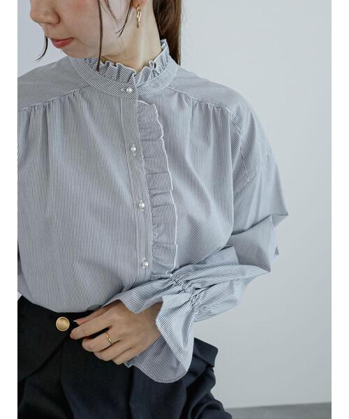 Te chichi（テチチ）の「前後2WAYパール釦スタンドフリルブラウス（シャツ/ブラウス・レディース・ブラック/オフホワイト/ネイビー・F）」の7枚目の写真