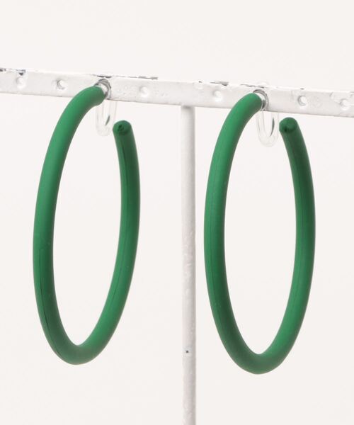 Fun & Daily（ファンアンドデイリー）の「F&D : カラーイージフープイヤリング（イヤリング・レディース・ブルー/ピンク/レッド/イエロー/ホワイト/グリーン・FREE）」の2枚目の写真