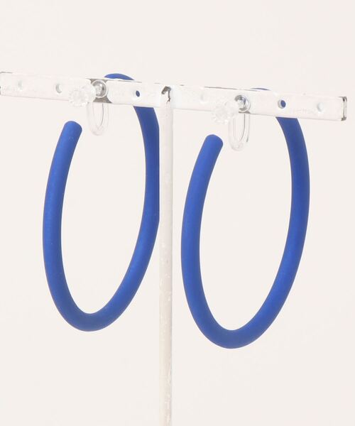 Fun & Daily（ファンアンドデイリー）の「F&D : カラーイージフープイヤリング（イヤリング・レディース・ブルー/ピンク/レッド/イエロー/ホワイト/グリーン・FREE）」の7枚目の写真