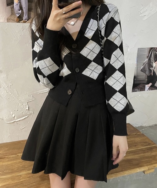 shopnikoniko（ショップニコニコ）の「ショート丈 アーガイルチェック柄 ニットカーディガン（カーディガン/ボレロ・レディース・ブラック・フリー）」の5枚目の写真