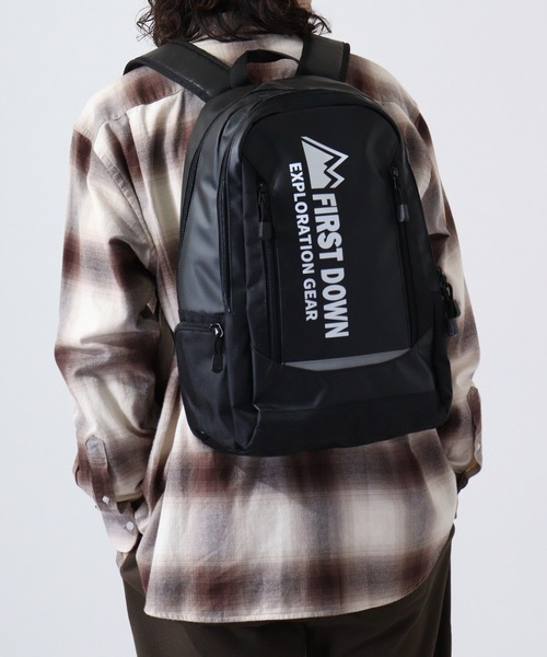 FIRST DOWN（ファーストダウン）の「JUNESELECT FIRSTDOWN　ターポリンリュック バックパック（バックパック/リュック・レディース・ブラック×ピンク/ブラック×ブラック/ブラック×ホワイト/ブラック×グリーン・FREE）」の2枚目の写真