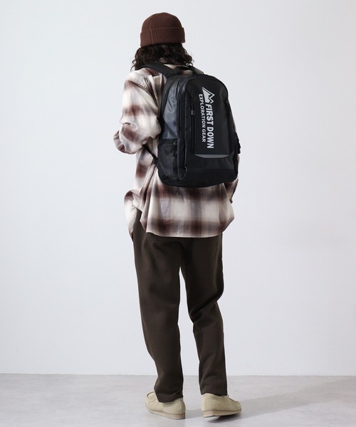 FIRST DOWN（ファーストダウン）の「JUNESELECT FIRSTDOWN　ターポリンリュック バックパック（バックパック/リュック・レディース・ブラック×ピンク/ブラック×ブラック/ブラック×ホワイト/ブラック×グリーン・FREE）」の6枚目の写真