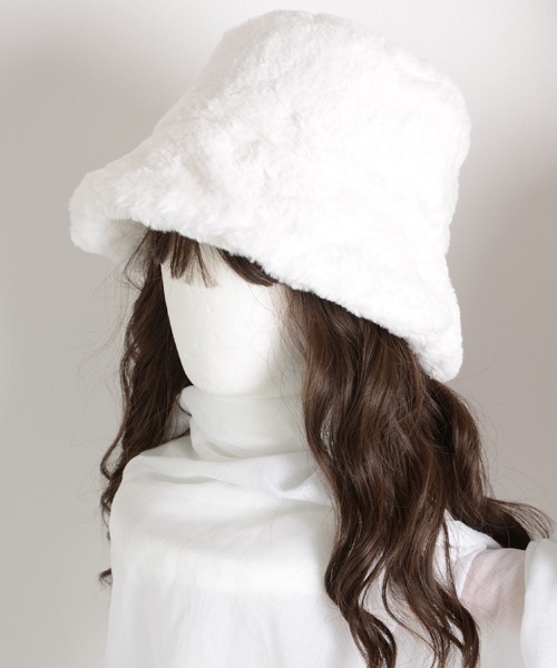 VIBGYOR Women（ヴィブジョー　ウィメン）の「【float】リバーシブル フェイクファー キルティング バケットハット（ハット・レディース・ブラック/アイボリー/オフホワイト/アッシュブラウン/ベージュ/ライトグレー/ワインレッド/ライトブラウン・FREE）」の3枚目の写真