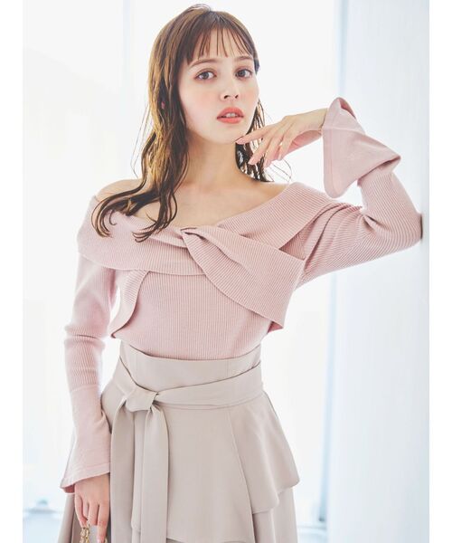 dazzlin（ダズリン）の「ツイストクロスニットトップス（ニット/セーター・レディース・ピンク/チャコールグレー/オフホワイト/シルバー/レッド・FREE）」の16枚目の写真