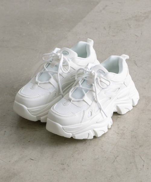 OLIVE des OLIVE(オリーブデオリーブ)の「厚底綿サテンリボンスニーカー 1041130020(スニーカー・レディース・ブラック/ホワイト/シルバー・SMALL/LARGE/MEDIUM)」の6枚目の写真