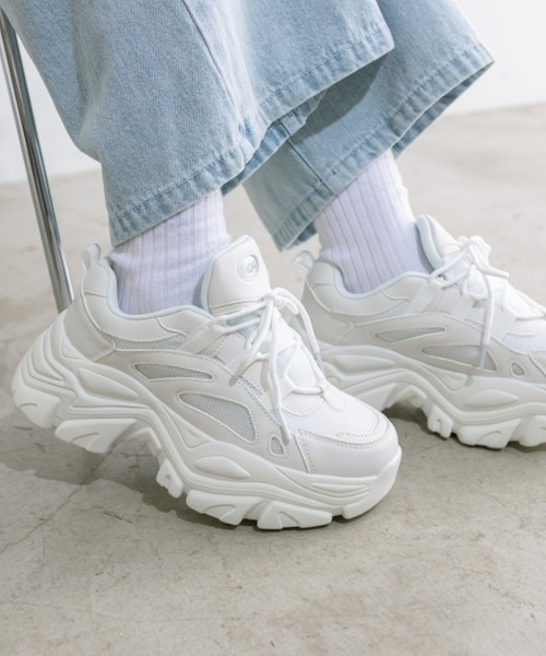 OLIVE des OLIVE(オリーブデオリーブ)の「厚底綿サテンリボンスニーカー 1041130020(スニーカー・レディース・ブラック/ホワイト/シルバー・SMALL/LARGE/MEDIUM)」の10枚目の写真