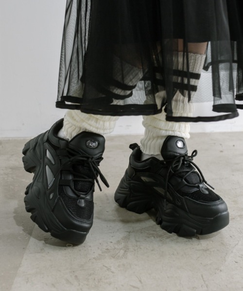 OLIVE des OLIVE(オリーブデオリーブ)の「厚底綿サテンリボンスニーカー 1041130020(スニーカー・レディース・ブラック/ホワイト/シルバー・SMALL/LARGE/MEDIUM)」の16枚目の写真