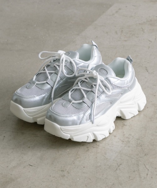 OLIVE des OLIVE(オリーブデオリーブ)の「厚底綿サテンリボンスニーカー 1041130020(スニーカー・レディース・ブラック/ホワイト/シルバー・SMALL/LARGE/MEDIUM)」の18枚目の写真