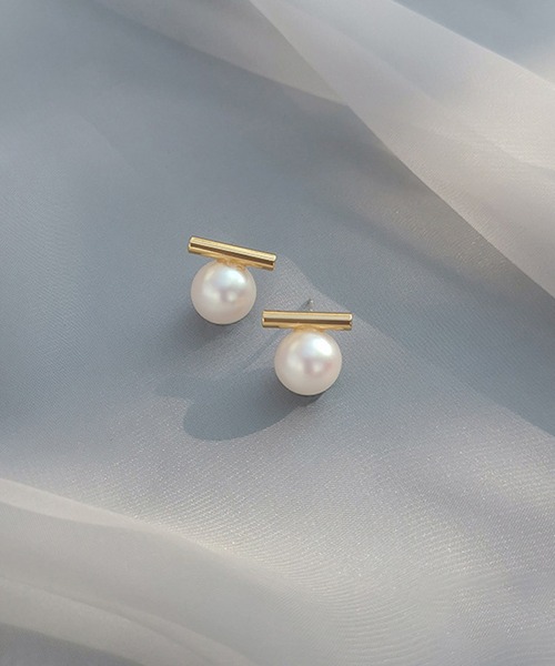 Lace Ladies(レースレディース)の「ソリッド パール メタリック バー ピアス(ピアス(両耳用)・レディース・ホワイト/グレー・FREE)」の7枚目の写真