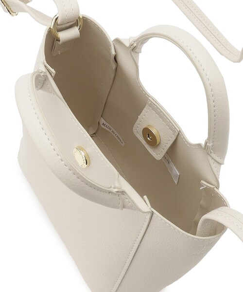 OPAQUE.CLIP（オペークドットクリップ）の「◆≪ヒルナンデス！で紹介≫ スムースミニショルダーバッグ【軽量】（ショルダーバッグ・レディース・ブラック/シルバー/アイボリー/ベージュ・00）」の10枚目の写真