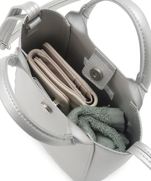 OPAQUE.CLIP（オペークドットクリップ）の「◆≪ヒルナンデス！で紹介≫ スムースミニショルダーバッグ【軽量】（ショルダーバッグ・レディース・ブラック/シルバー/アイボリー/ベージュ・00）」の14枚目の写真