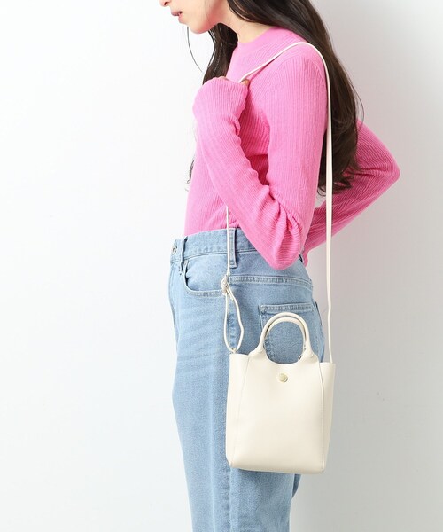 OPAQUE.CLIP（オペークドットクリップ）の「◆≪ヒルナンデス！で紹介≫ スムースミニショルダーバッグ【軽量】（ショルダーバッグ・レディース・ブラック/シルバー/アイボリー/ベージュ・00）」の16枚目の写真