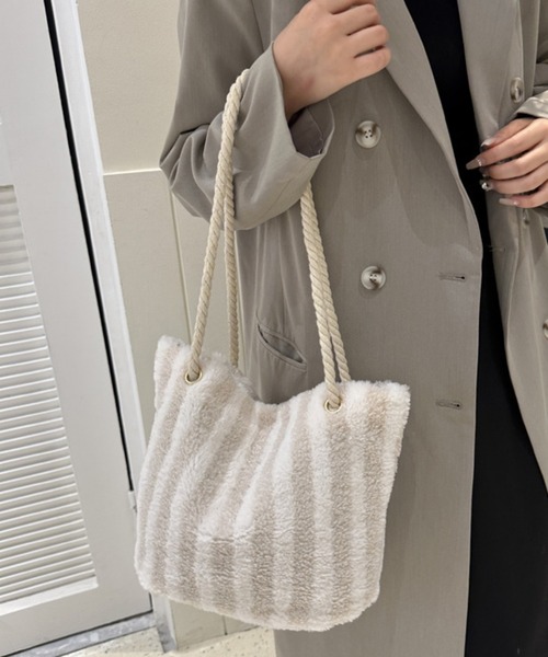 STYLEBLOCK（スタイルブロック）の「ストライプ柄ファーショルダーバッグ（ショルダーバッグ・レディース・ブラウン系その他/ピンク/ブラック/ホワイト・FREE）」の13枚目の写真
